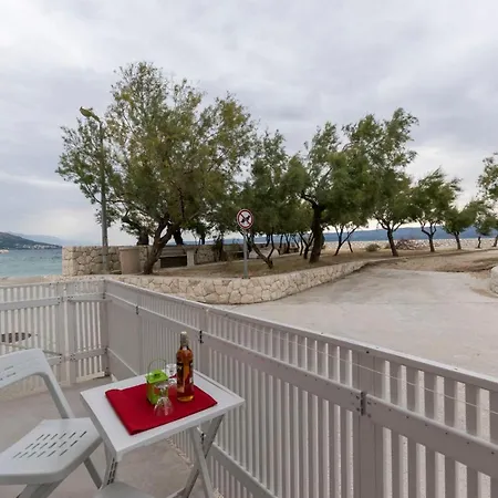 Apartment Ava Omis