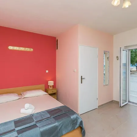 Ava Apartment