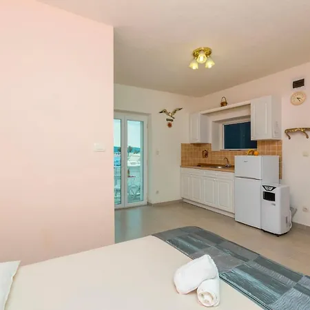 Ava Apartment